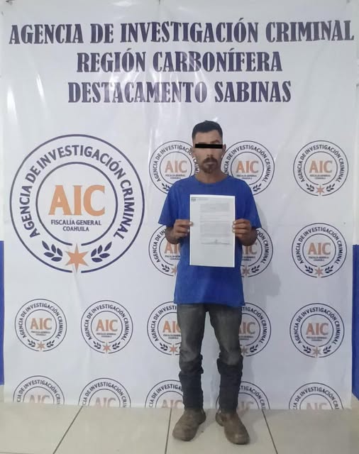 La Fiscalía General del Estado de Coahuila informó la detención de Víctor “N”, acusado de violentar a su pareja Brenda Nataly “N”, hecho que fue reportado inicialmente en el Hospital General de Nueva Rosita.