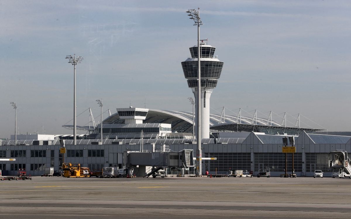 Suspenden vuelos en aeropuerto de Múnich por avistamientos de drones