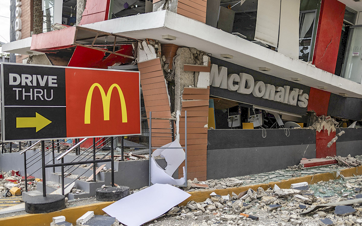 Cerca de 70 muertos por sismo de magnitud 6.9 en el centro de Filipinas