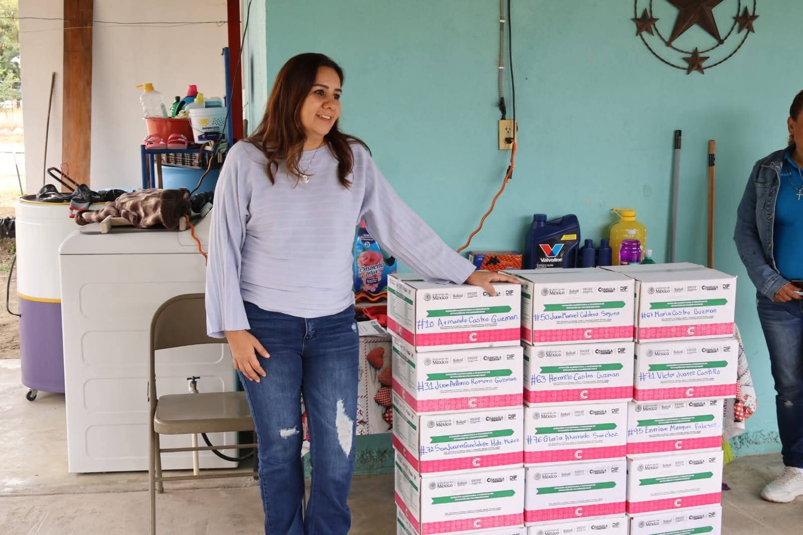 DIF San Juan de Sabinas entrega apoyos alimentarios en el Ejido Zaragoza