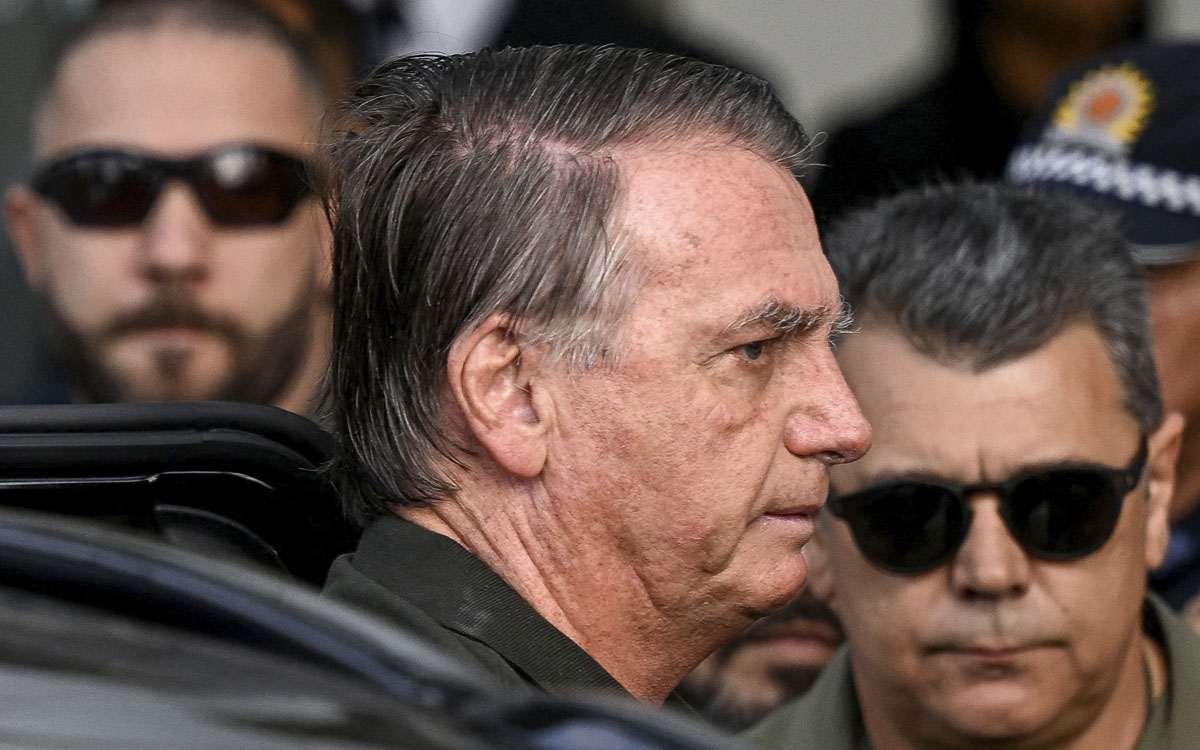 Brasil | Detienen a Bolsonaro, intentó romper su tobillera electrónica para fugarse