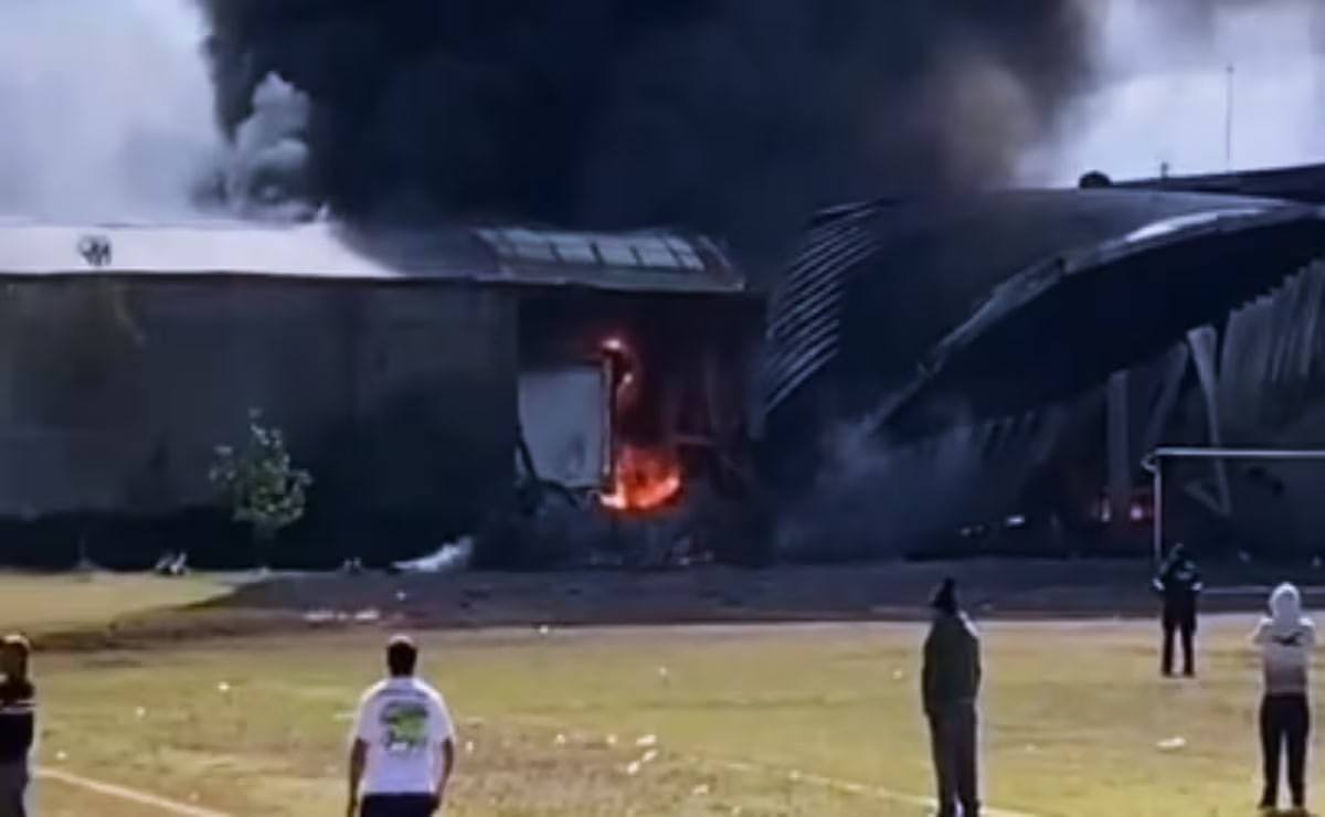 Avioneta se desploma cerca del Aeropuerto de Toluca