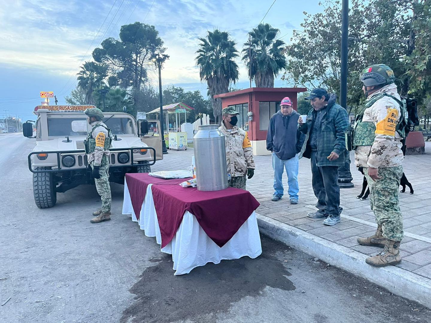 Guardia Nacional y Ejército Mexicano brindan apoyo a población vulnerable por bajas temperaturas en Piedras Negras
