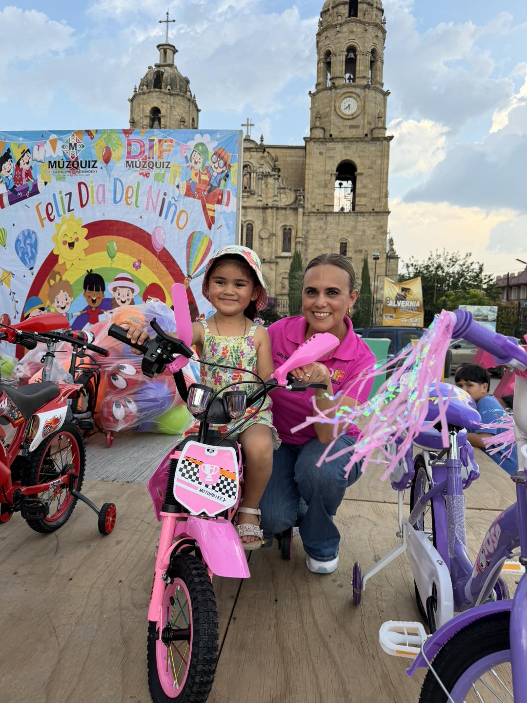 Niñez de Múzquiz celebra su día entre juegos y sonrisas.