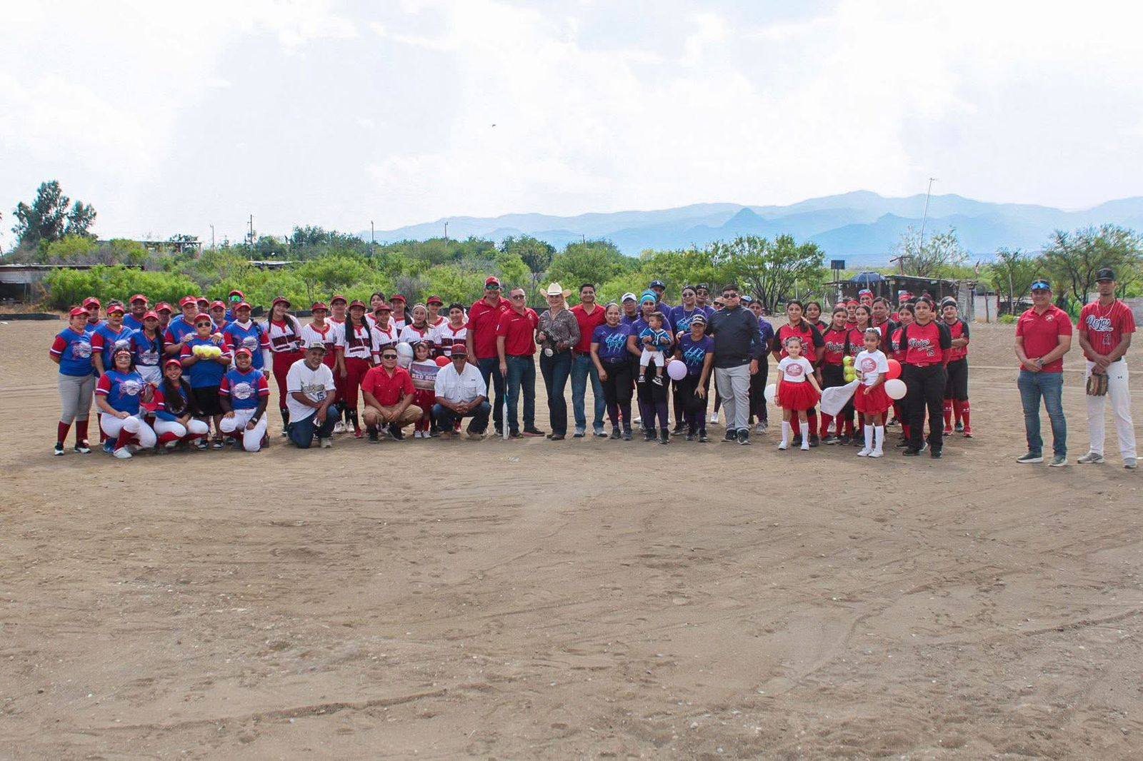 Inauguran Liga Primaveral de Softbol Femenil 2026 en Villas de Esperanzas