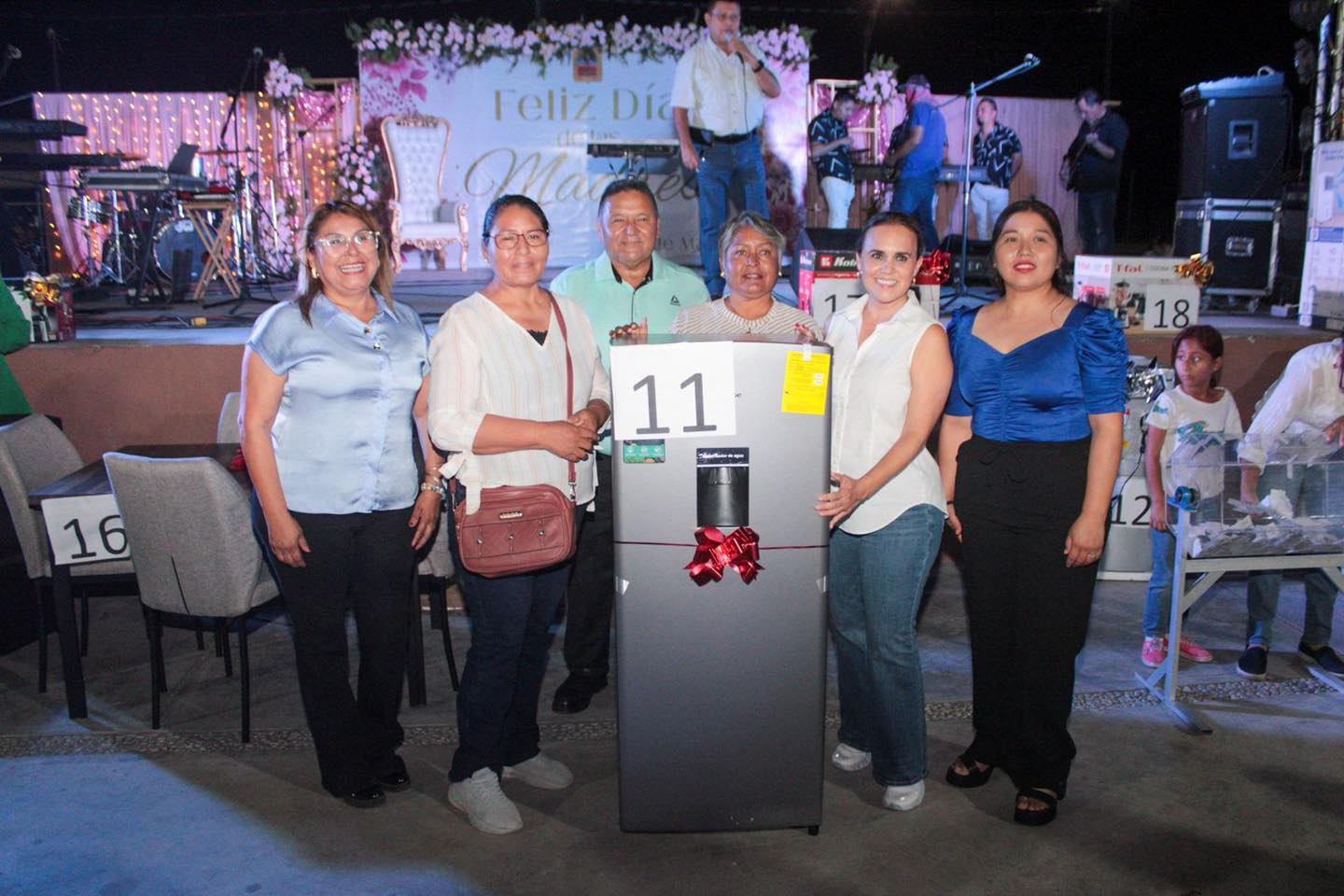 Múzquiz celebra a las madres con emotivo festejo en Minas de Barroterán.