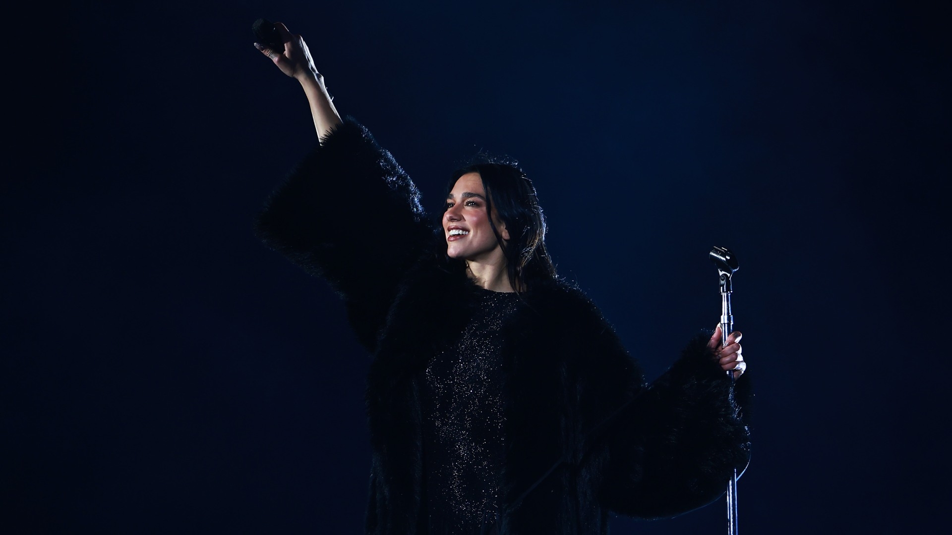 Dua Lipa anuncia película y álbum en vivo grabados en México