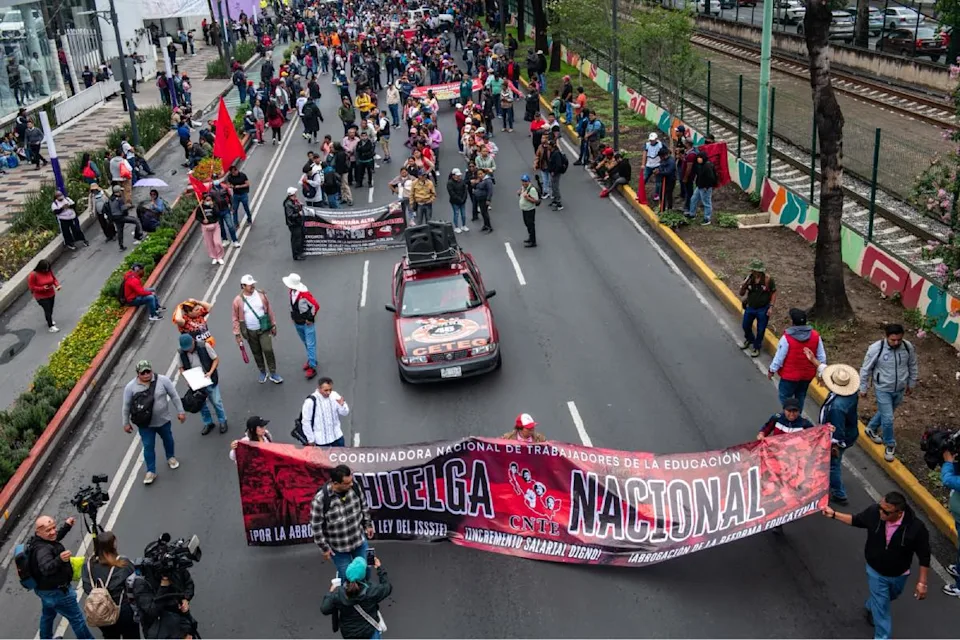 CNTE mantiene presión pese a la euforia del Mundial