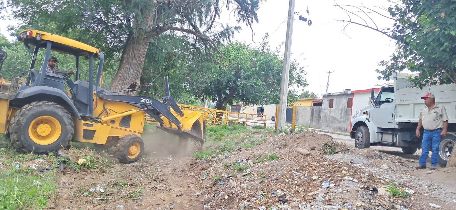 Limpian y desazolvan el Arroyo Zamora para reducir riesgos de inundación