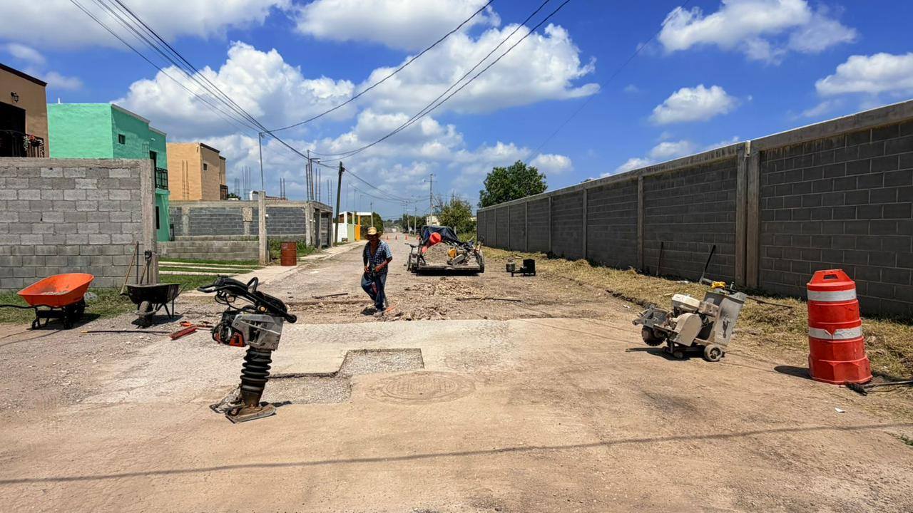Realizan trabajos de mejoramiento urbano en la colonia Las Aves de Múzquiz