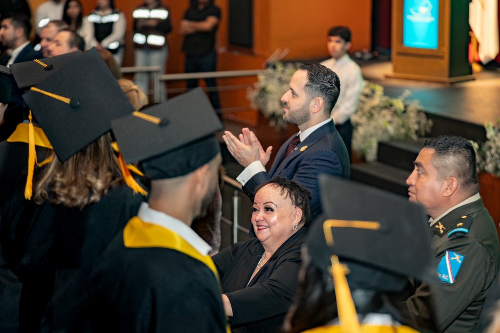 Egresan 350 alumnos de la UTNC; crece interés por su oferta educativa