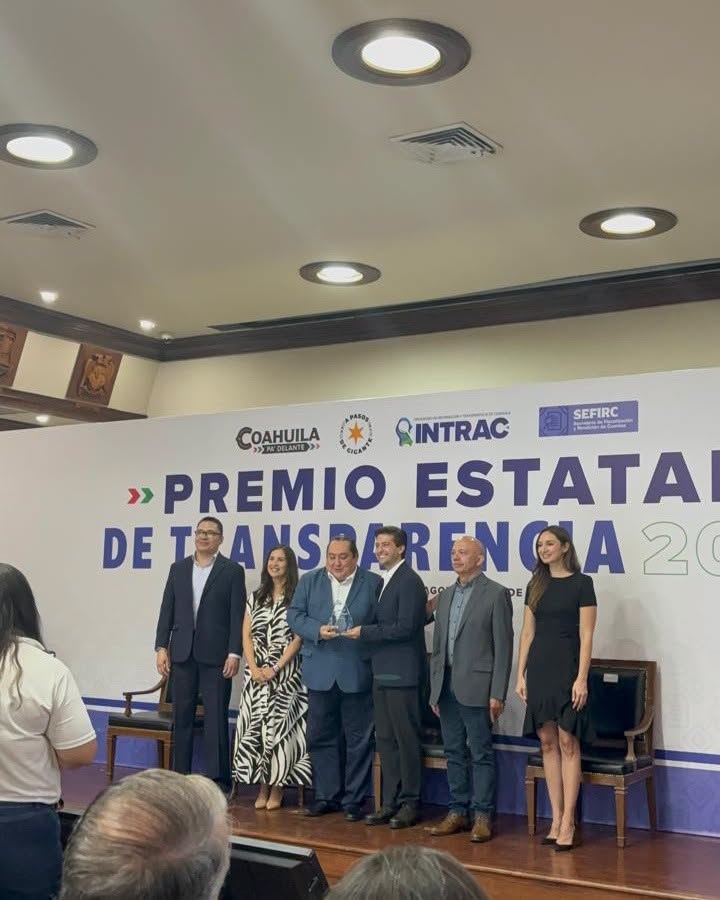 Comunidad del Instituto Tecnologico de Estudios Superiores de la Region Carbonifera celebra premio estatal